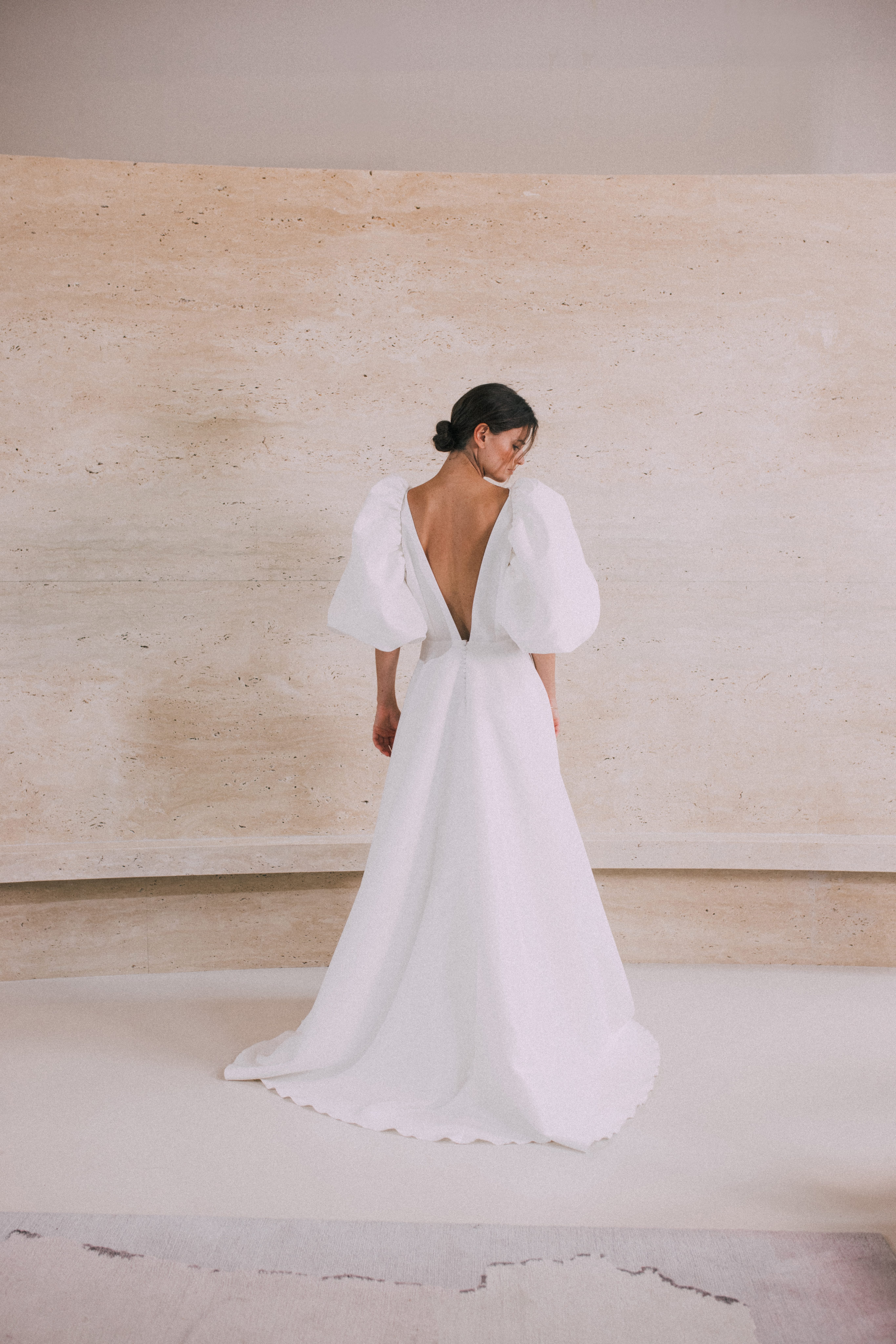 Maison Floret Sur-mesure Harlow robe satin manches amovibles