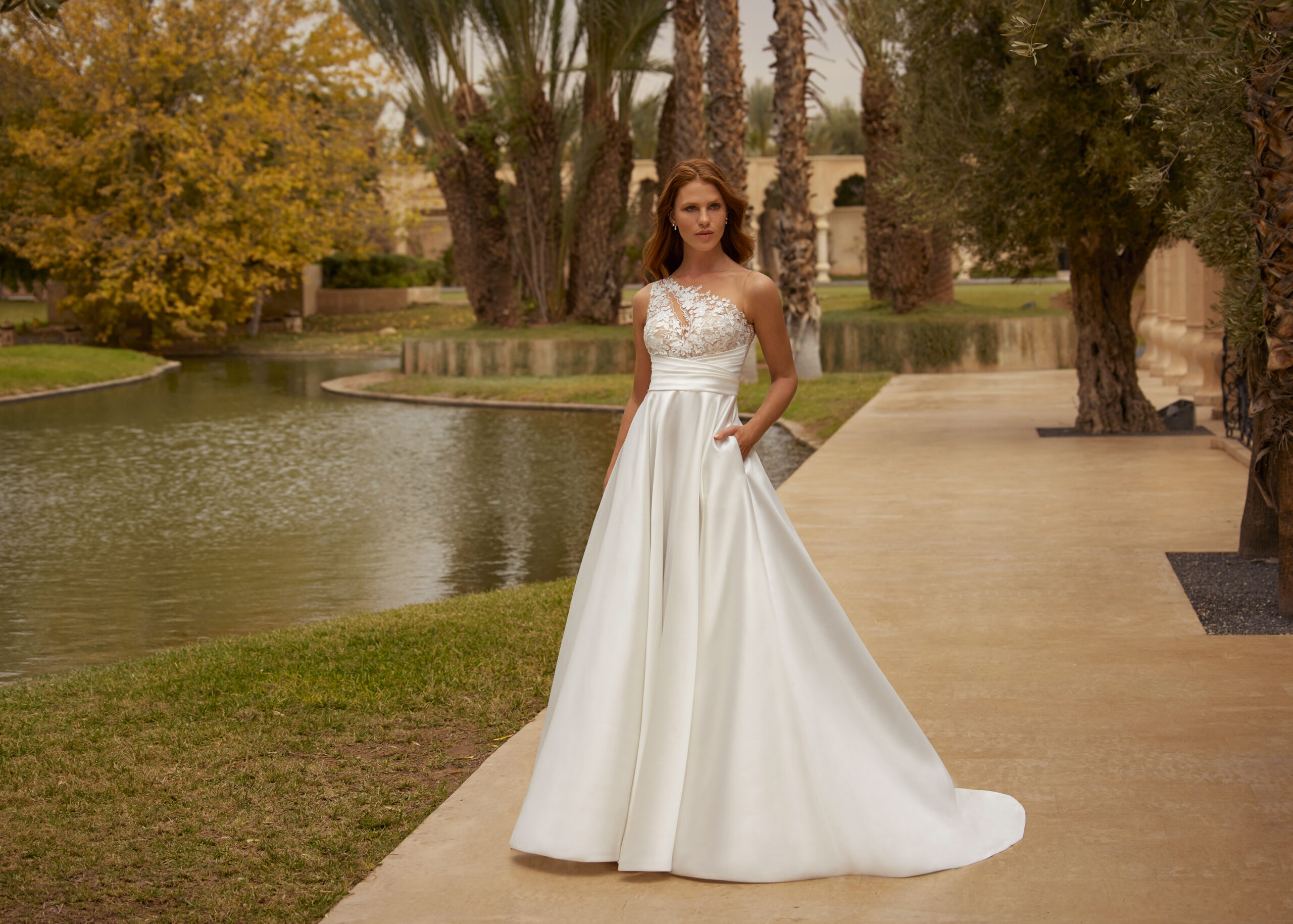 Hervé Paris Cherish Love Colbie robe mariée dentelle