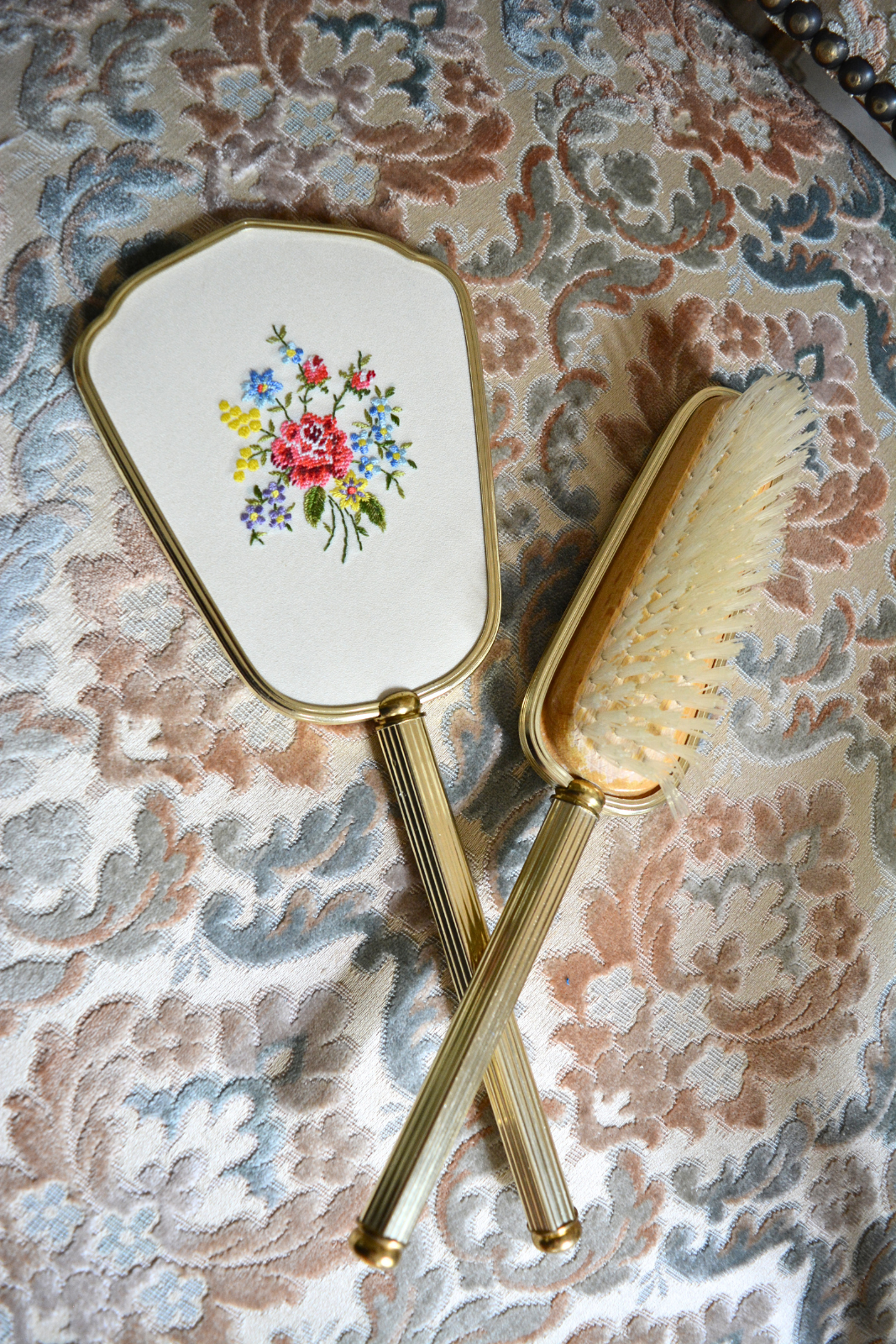 Solène Gisèle Les nécessaires de coiffure set miroir brosse doré fleurs