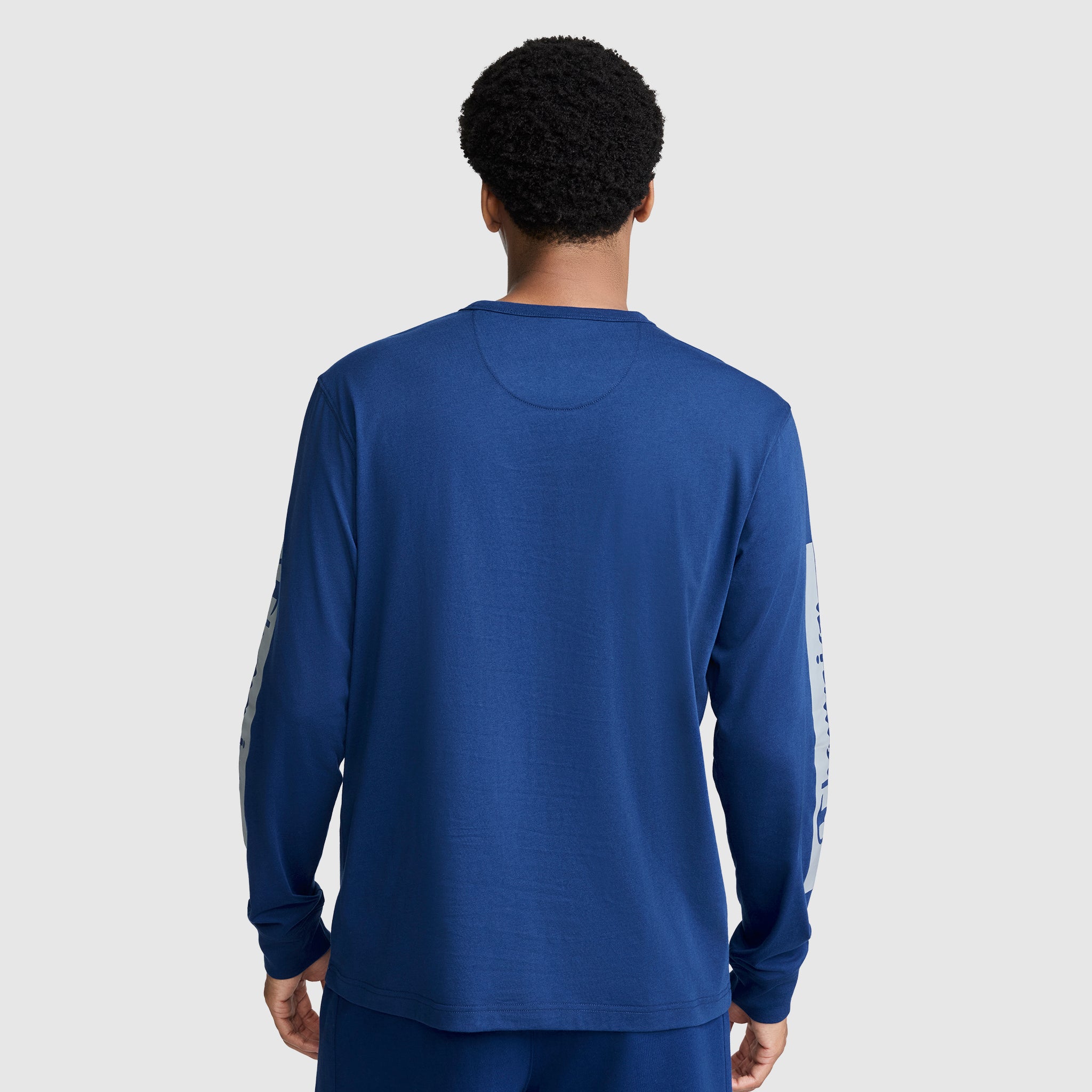 Champion T-Shirts Medallion Long Sleeve tee-shirt bleu Estate Blue