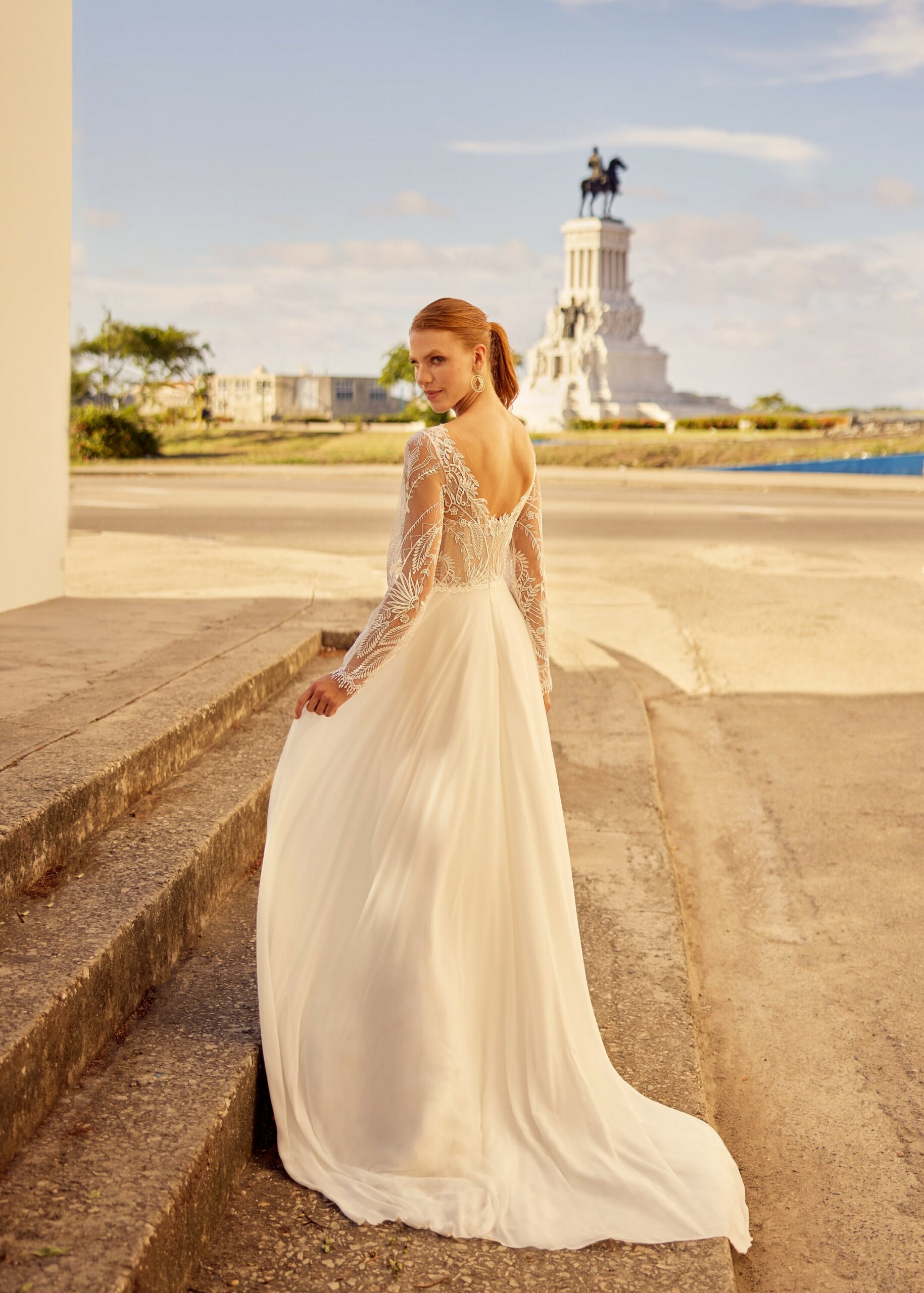 Hervé Paris Libre Collection Leaf robe de mariée crêpe fluide