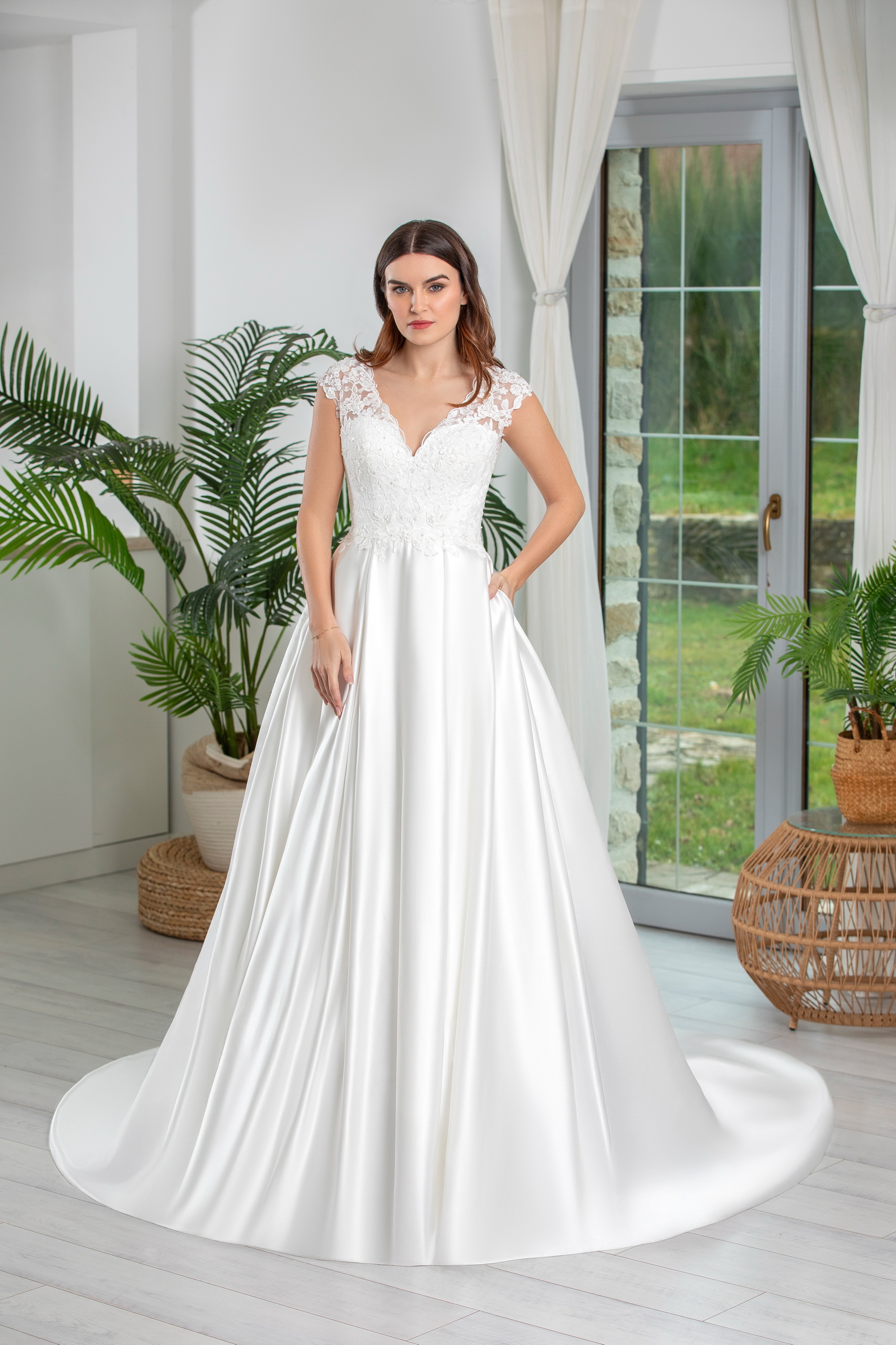 Le Jour de Notre Oui Chiara robe de mariée crêpe droite