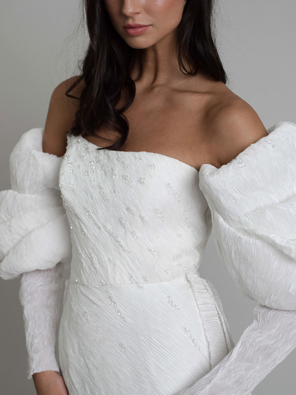 Rime Arodaky Bridal Talisman robe plissée perles