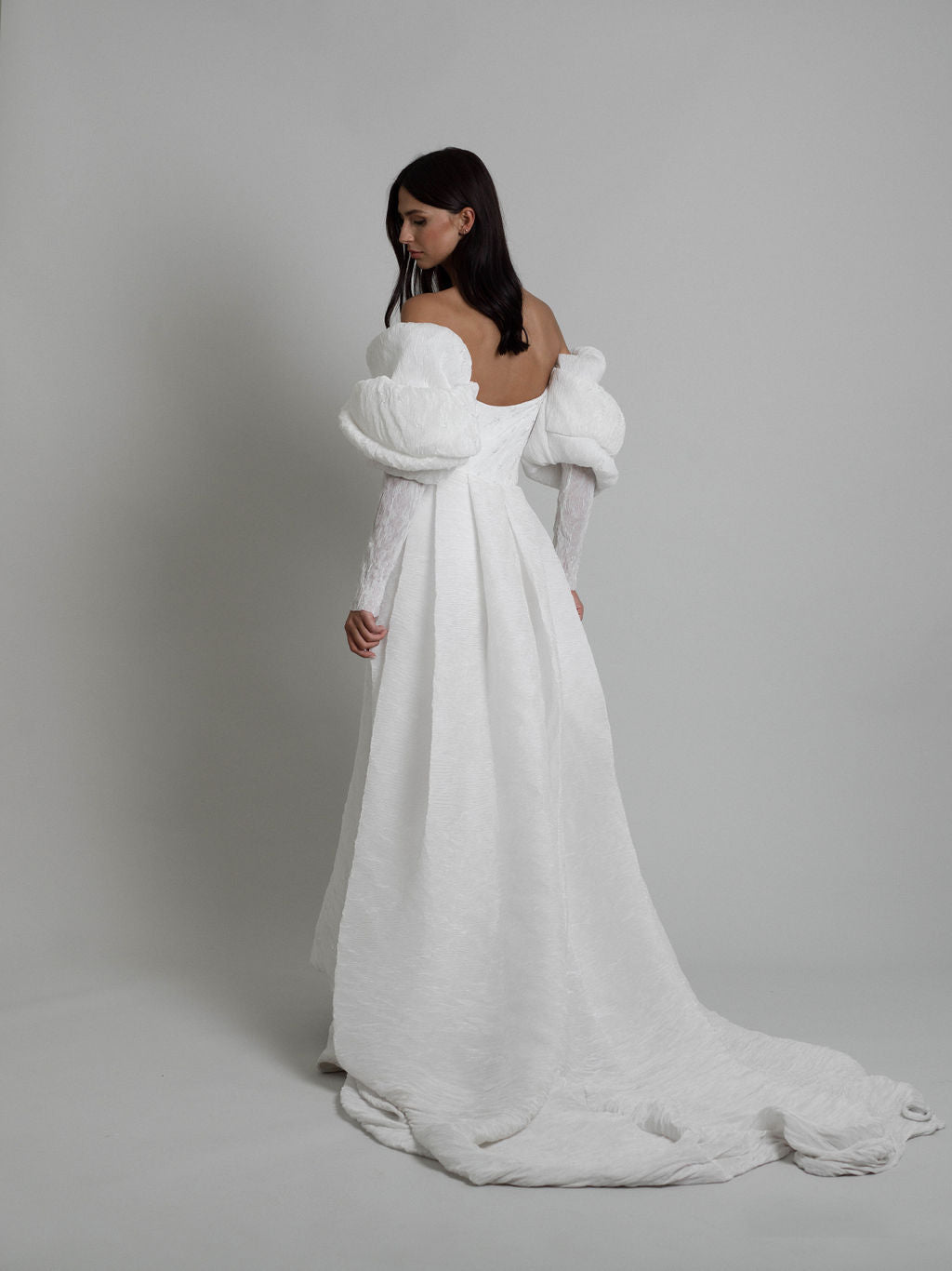 Rime Arodaky Bridal Talisman robe plissée perles