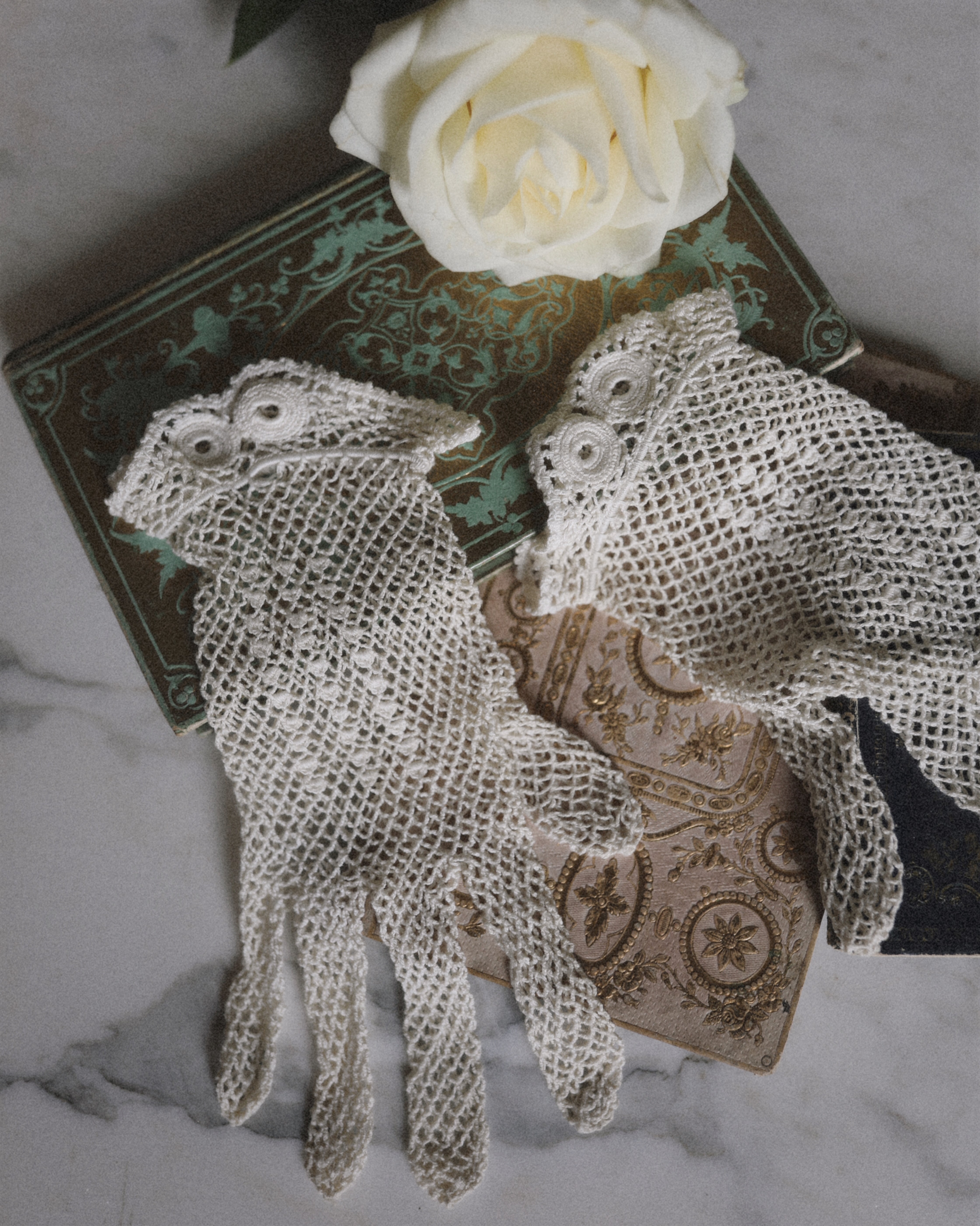 Solène Gisèle Les gants Crochet Ajourés paire vintage années 50