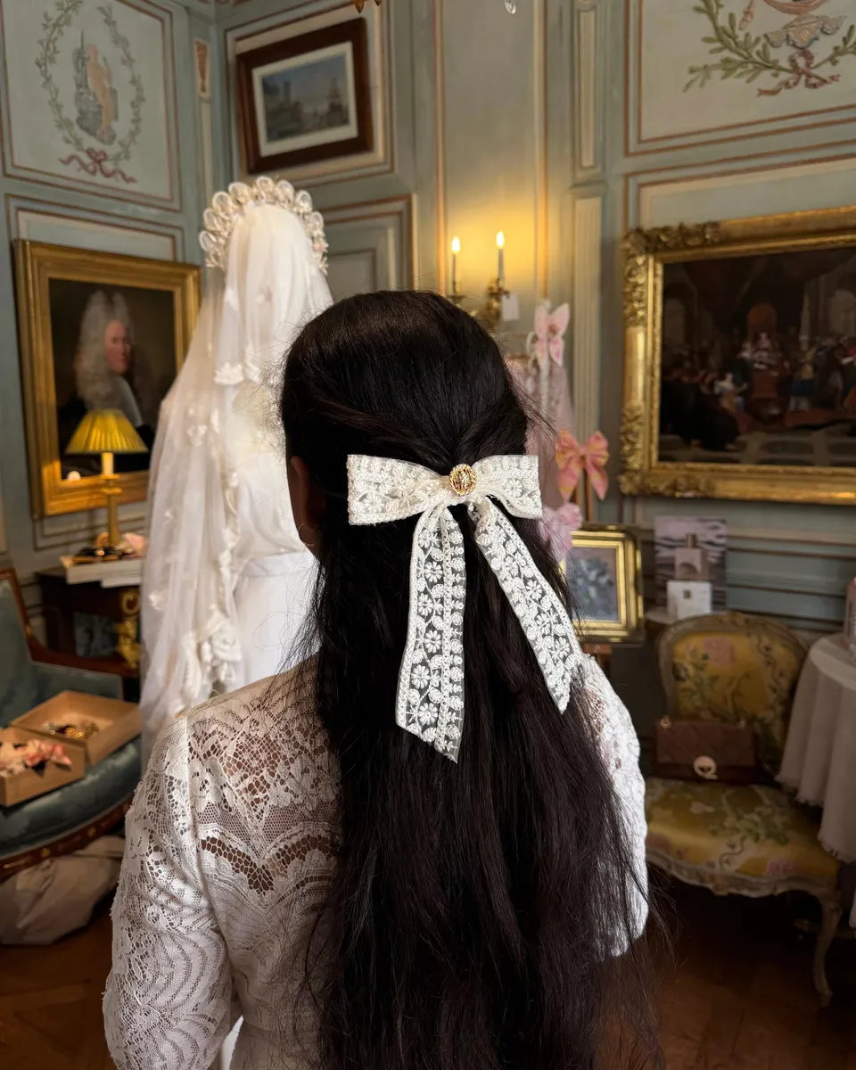Solène Gisèle Les Noeuds Dentelle Sequins barrette cheveux doré