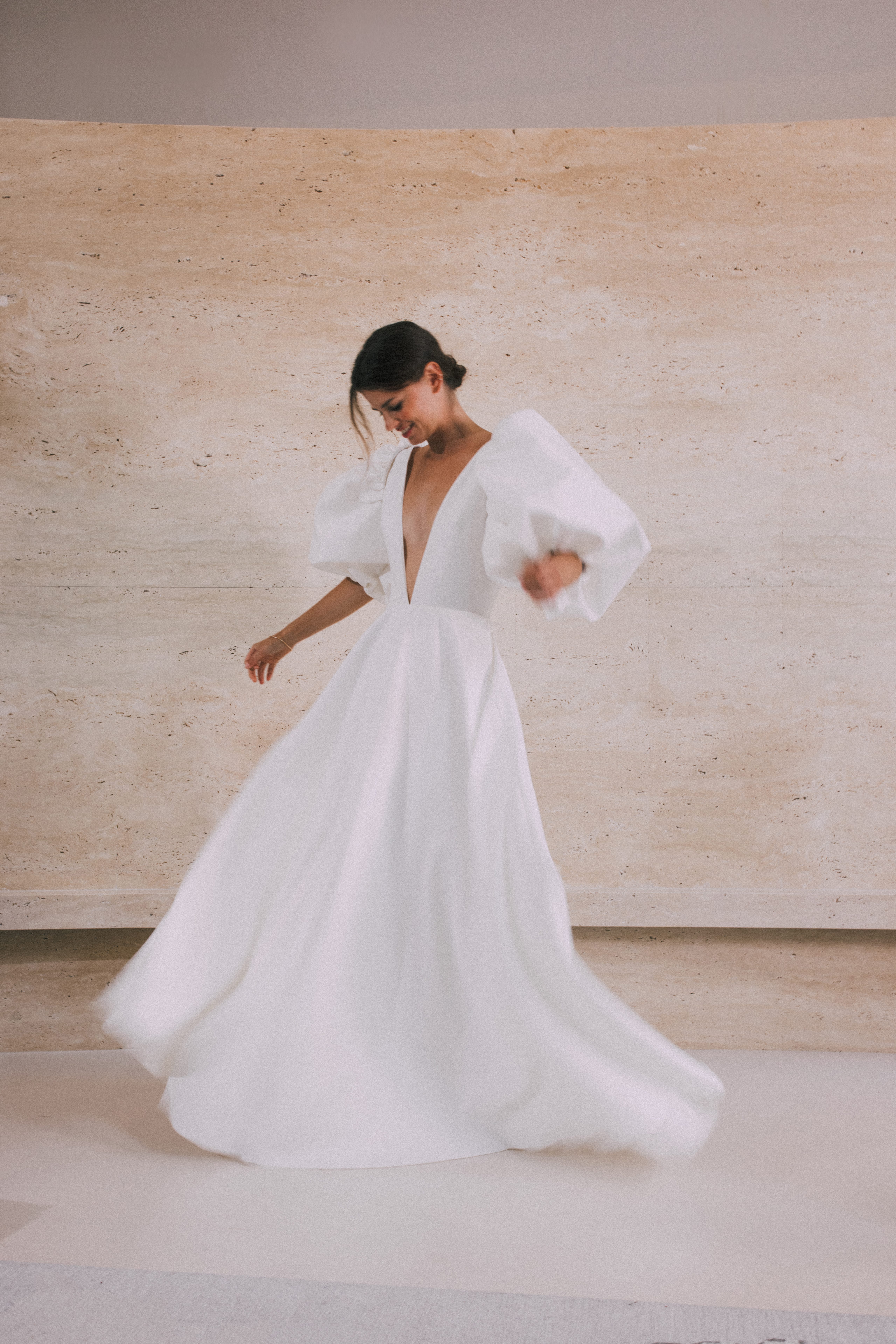 Maison Floret Sur-mesure Harlow robe satin manches amovibles
