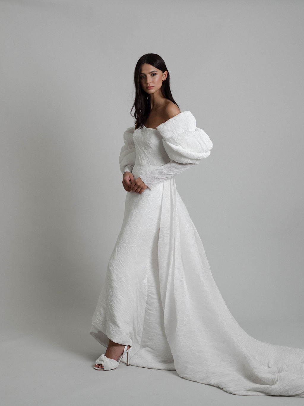 Rime Arodaky Bridal Talisman robe plissée perles
