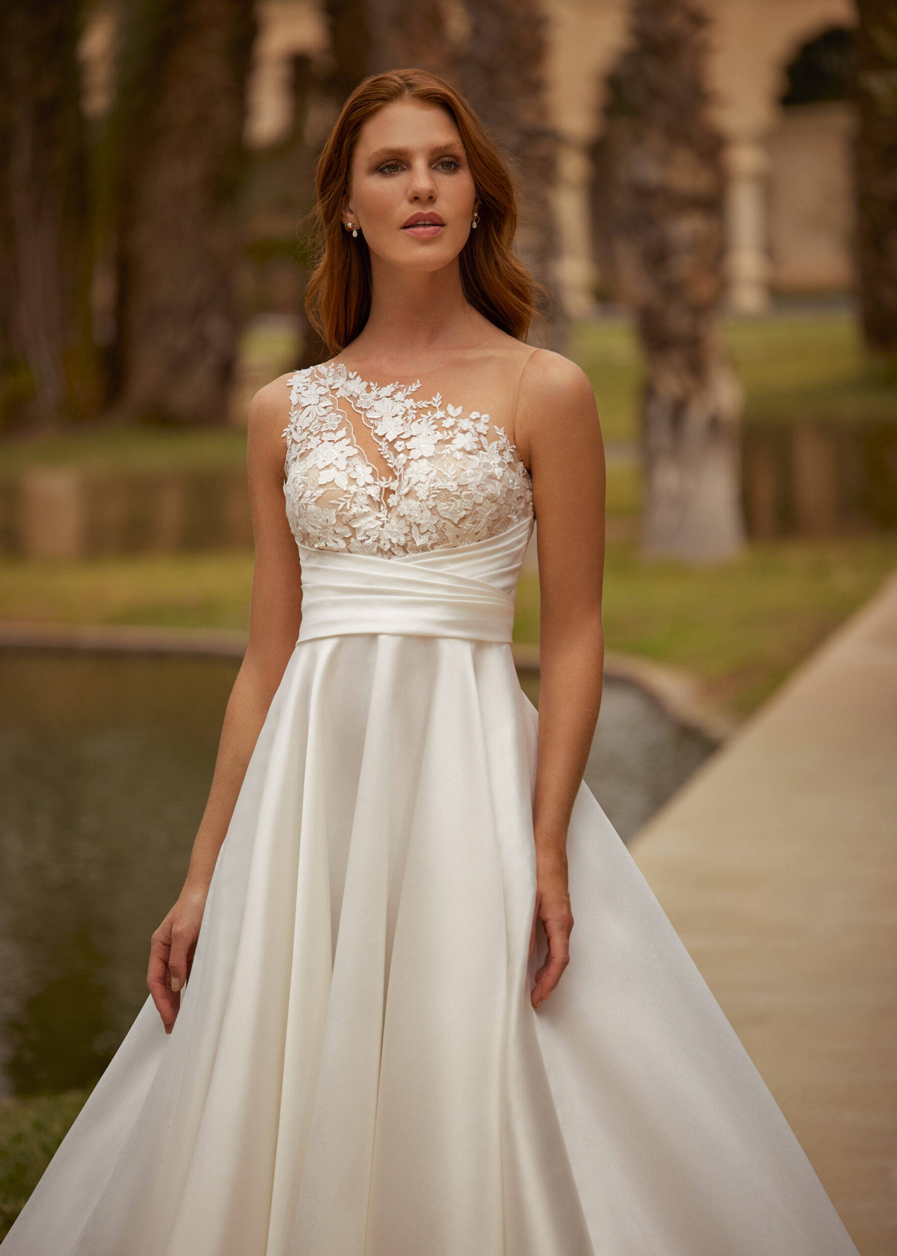 Hervé Paris Cherish Love Colbie robe mariée dentelle
