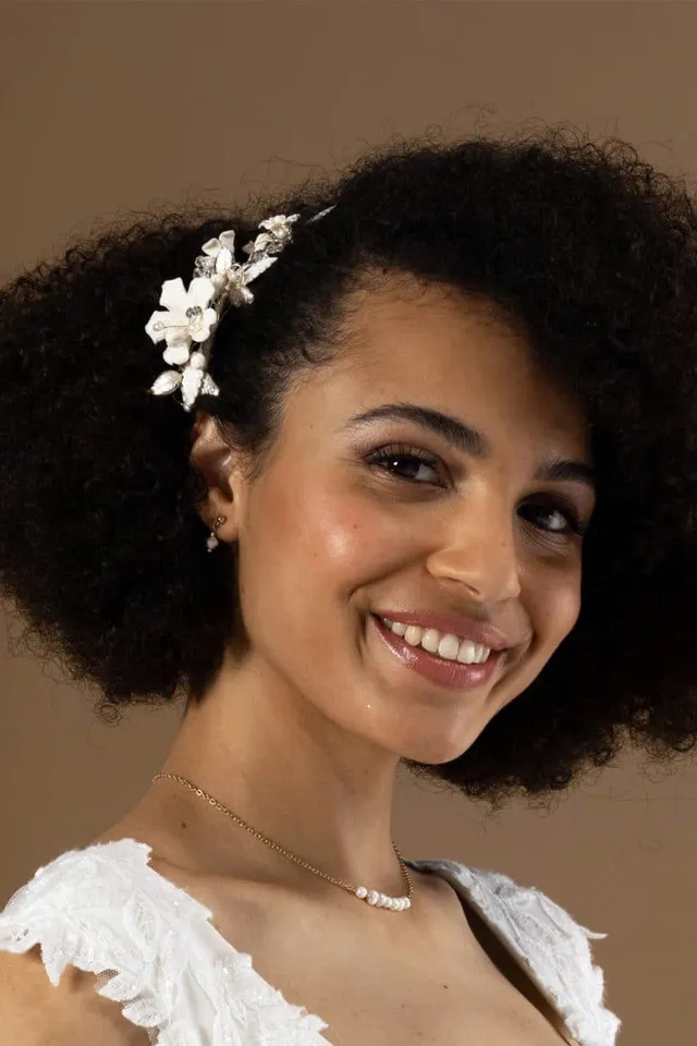Le Jour de Notre Oui Peigne Fleuri accessoire cheveux mariage