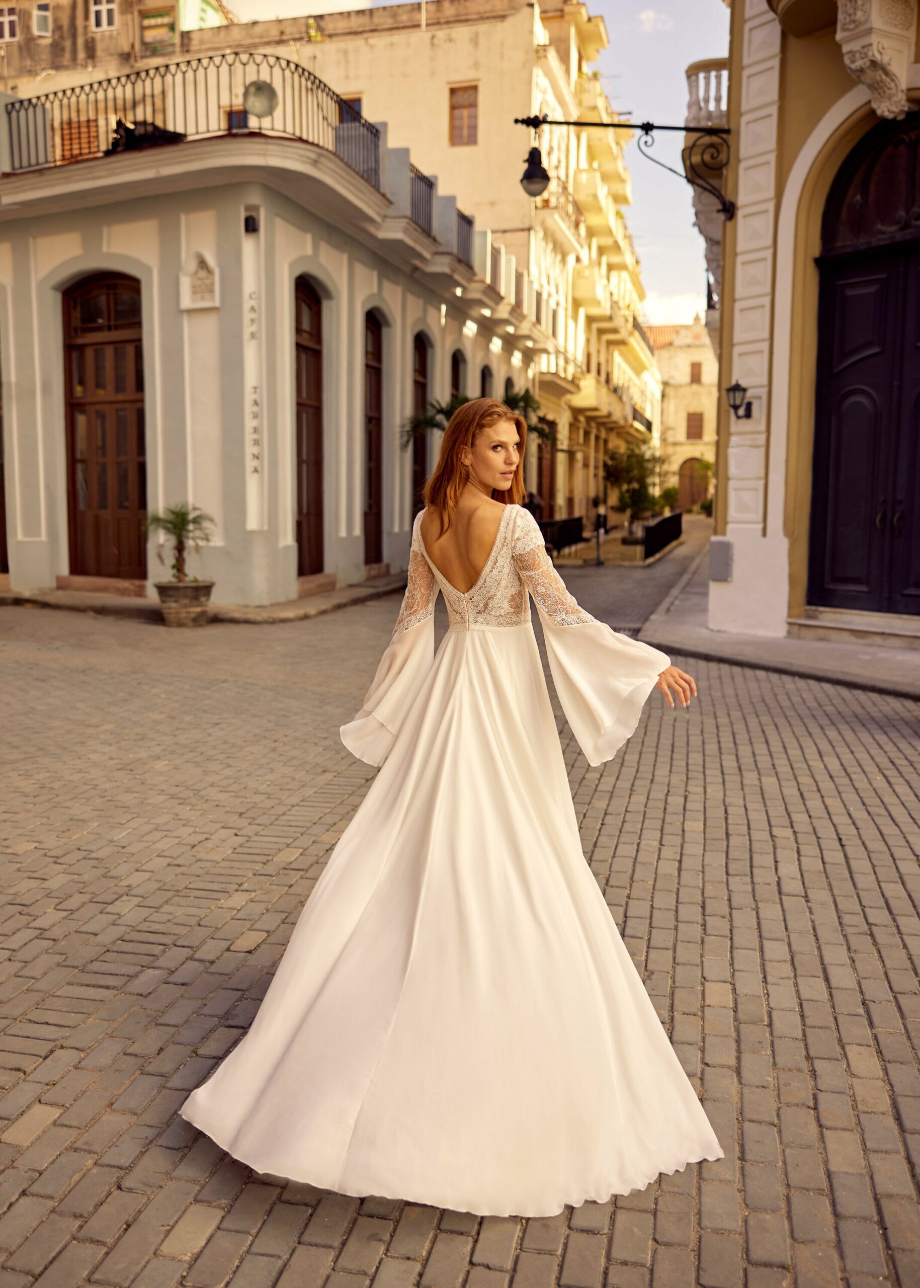 Hervé Paris Libre Leticia-A robe de mariée moderne