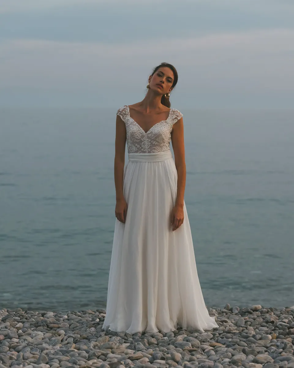 Maison Floret Sur-mesure Sergio robe dentelle décolleté coeur