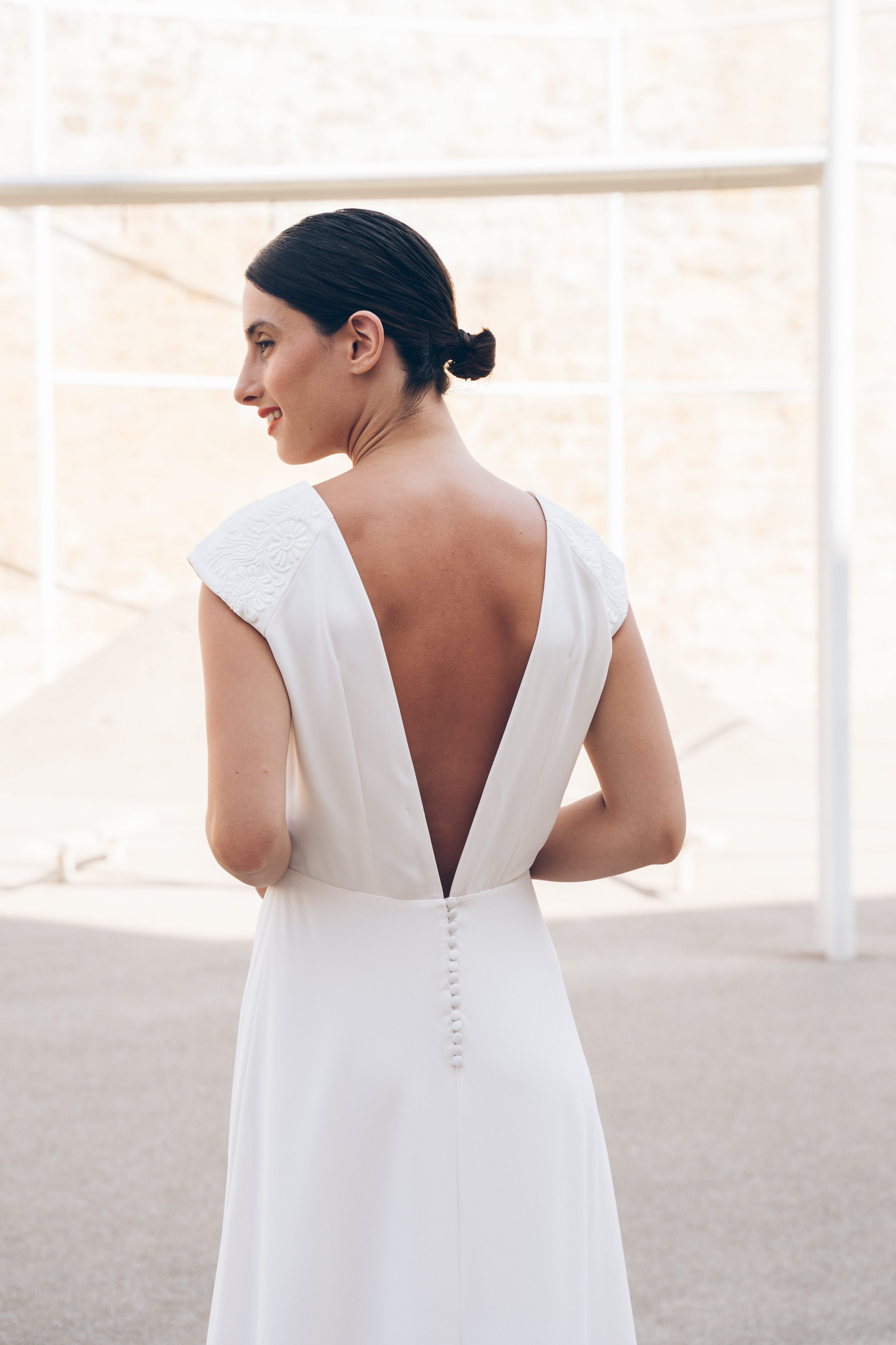 Maison Floret Sur-mesure Jonas robe de mariée crêpe brodée