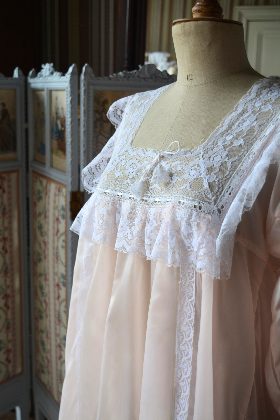 Solène Gisèle Les Déshabillés nuisette rose manches longues satin