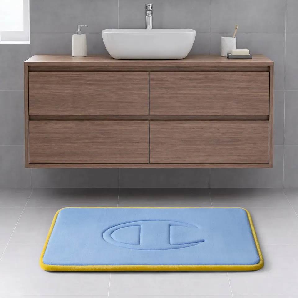 Champion Quilted Logo tapis bain bleu clair memory foam matelassé
