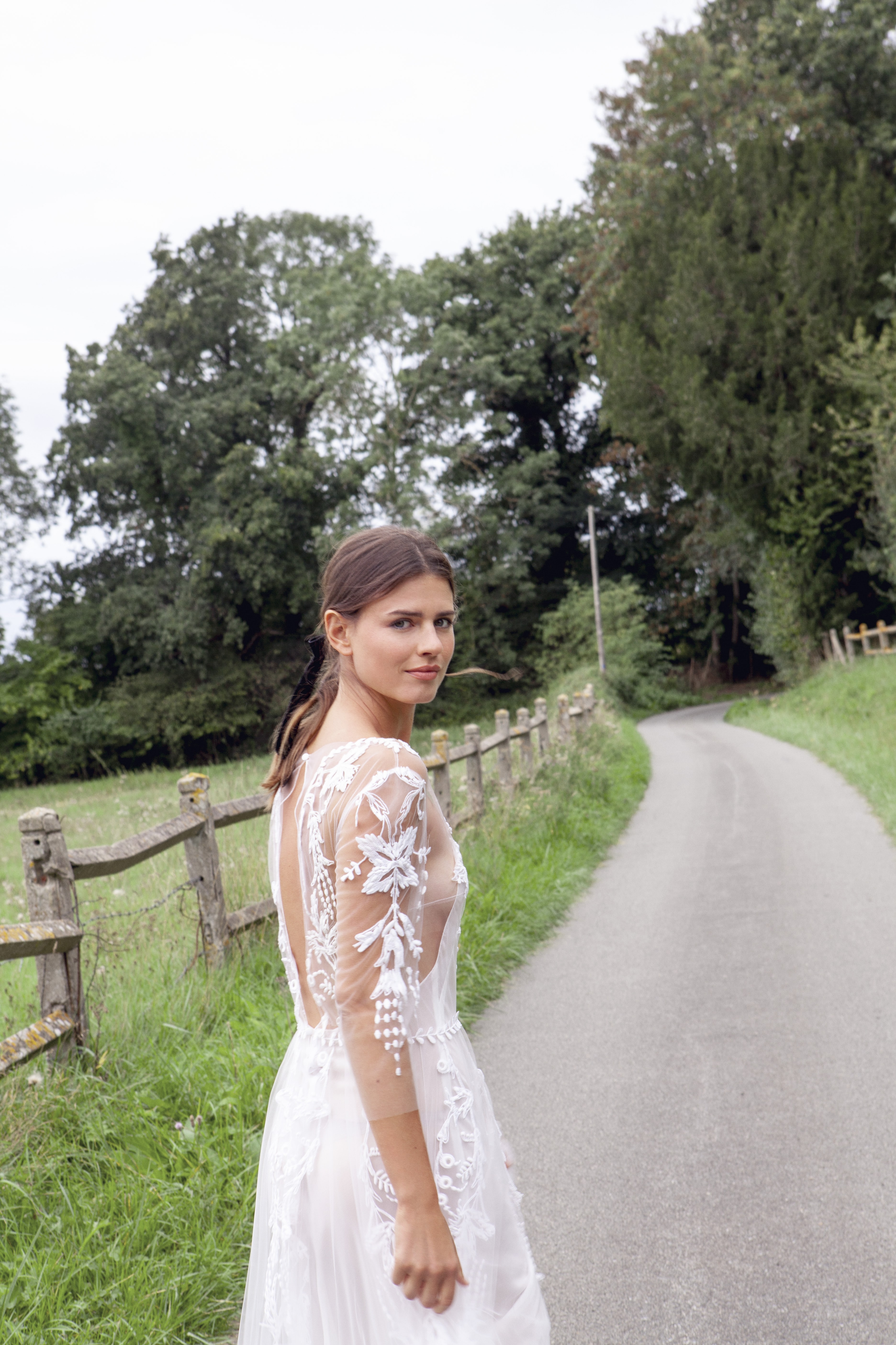 Maison Floret Sur-mesure Martin robe de mariée tulle brodé fendue