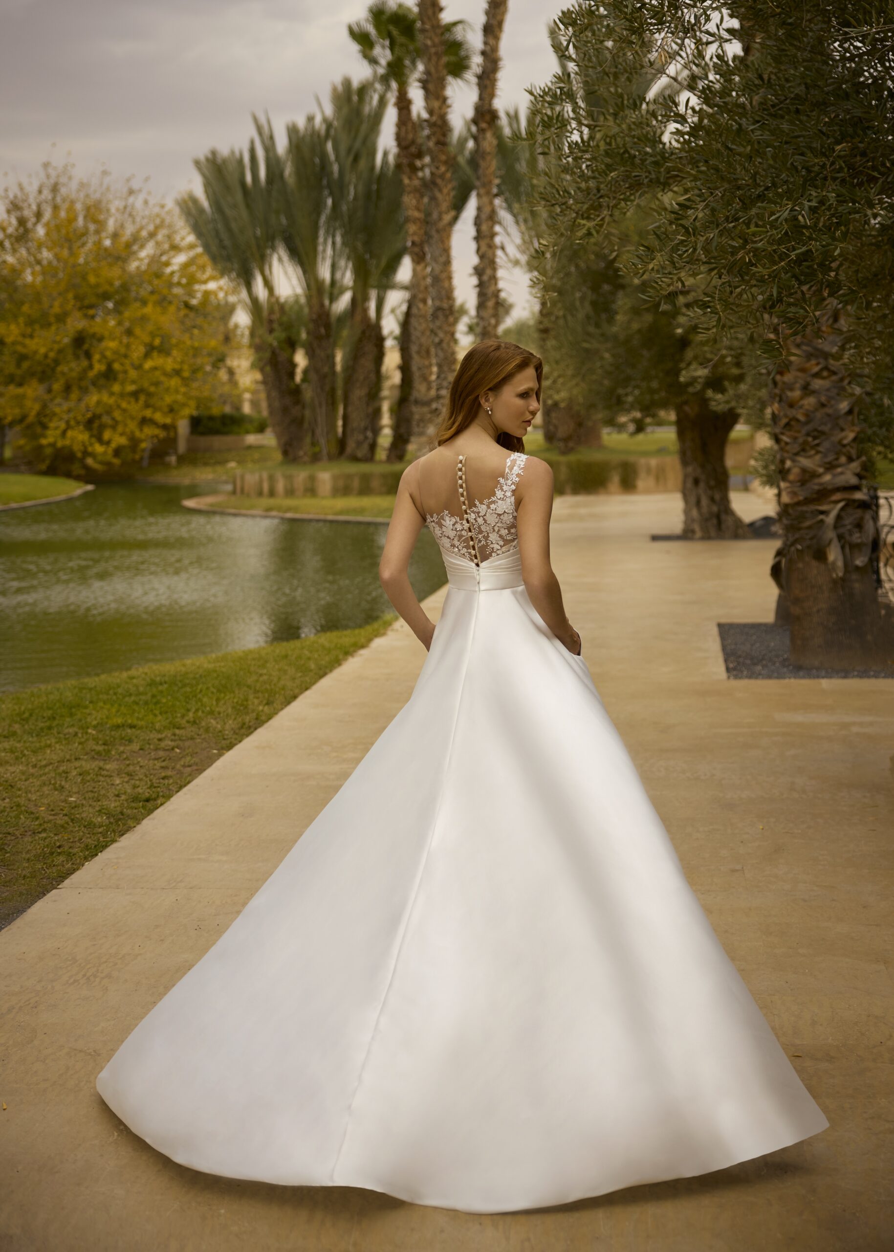 Hervé Paris Cherish Love Colbie robe mariée dentelle
