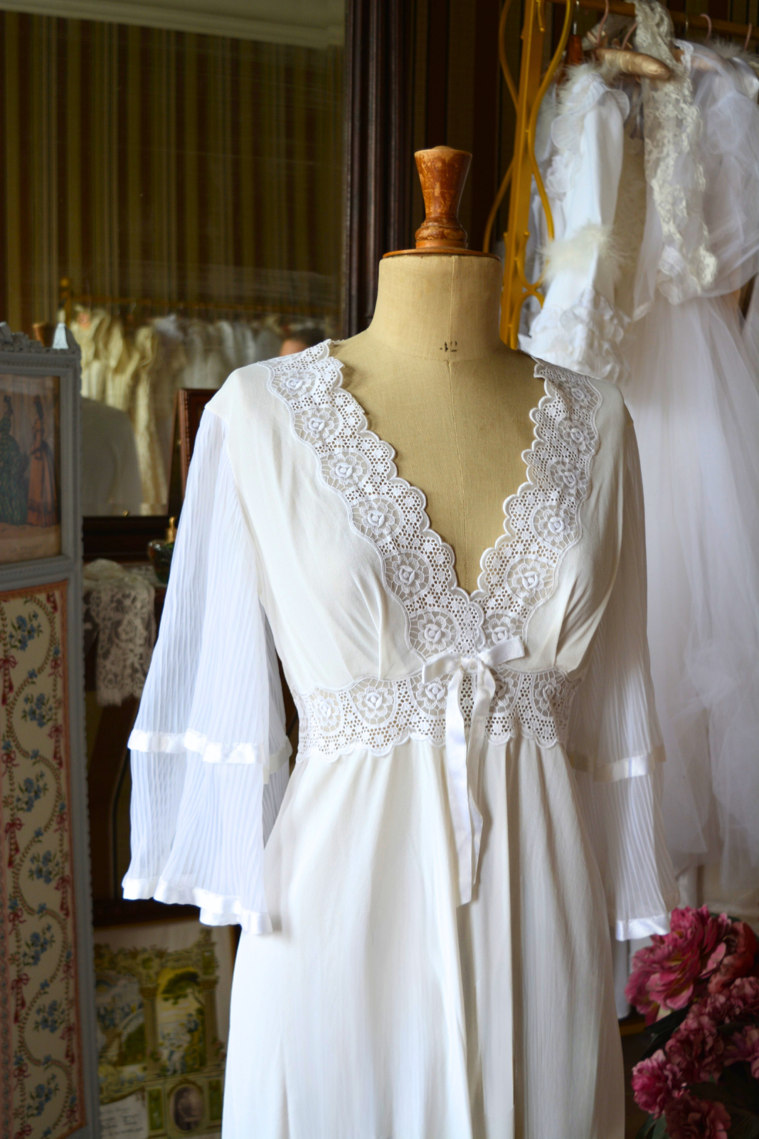 Solène Gisèle Les Déshabillés Nuisette Vintage Blanche Manche Transparente