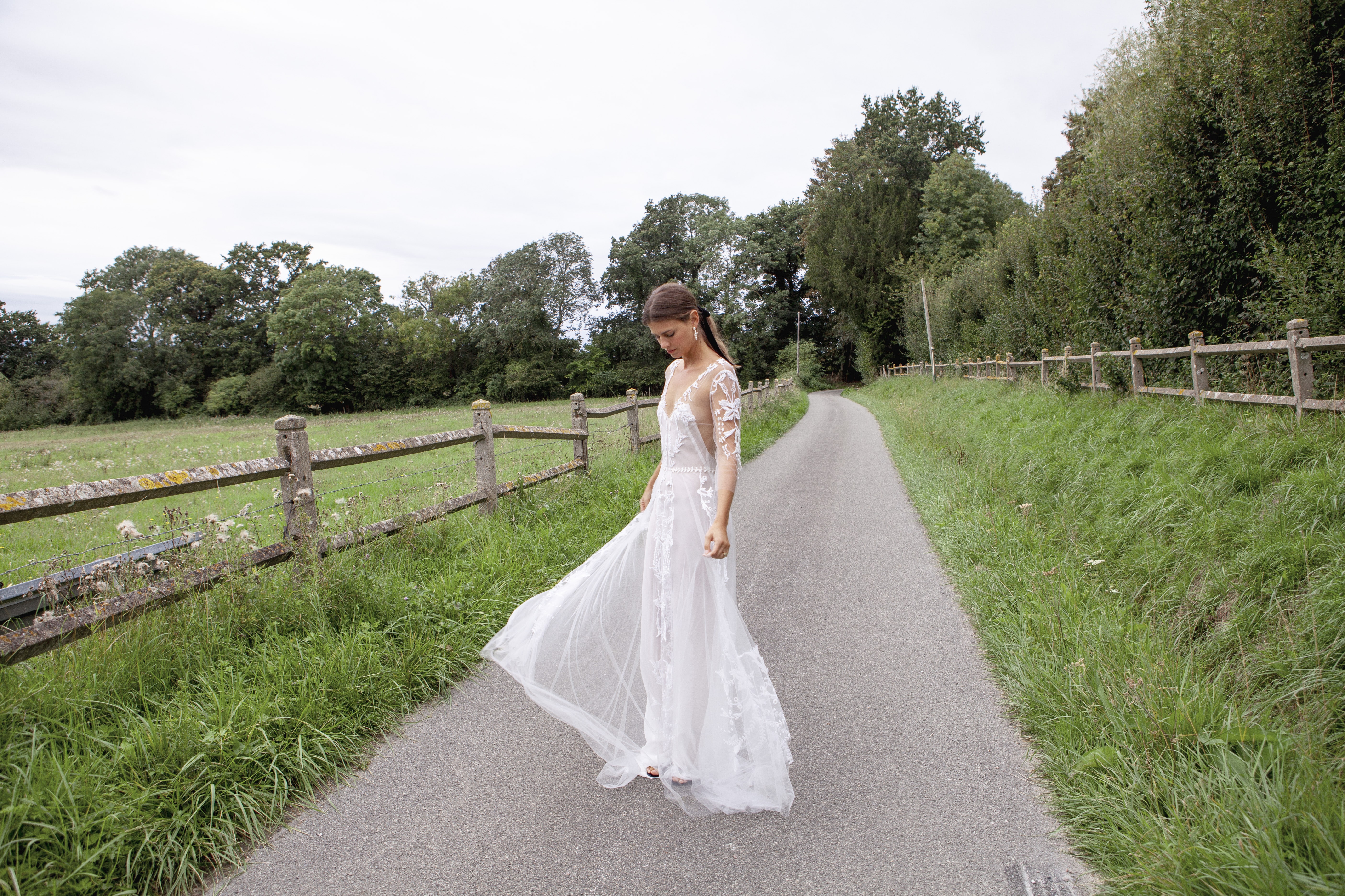 Maison Floret Sur-mesure Martin robe de mariée tulle brodé fendue