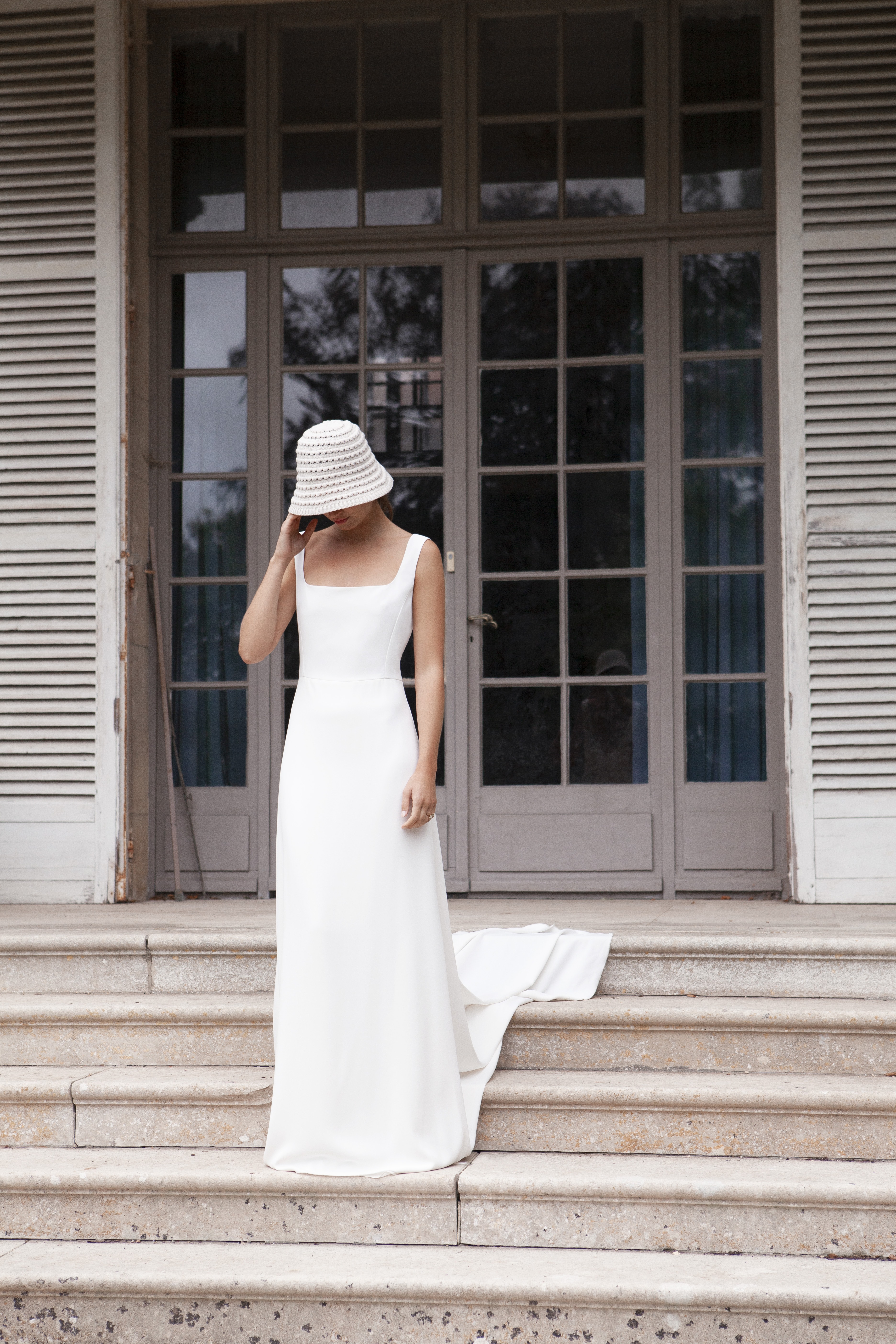 Maison Floret Sur-mesure Jean robe de mariée crêpe décolleté carré
