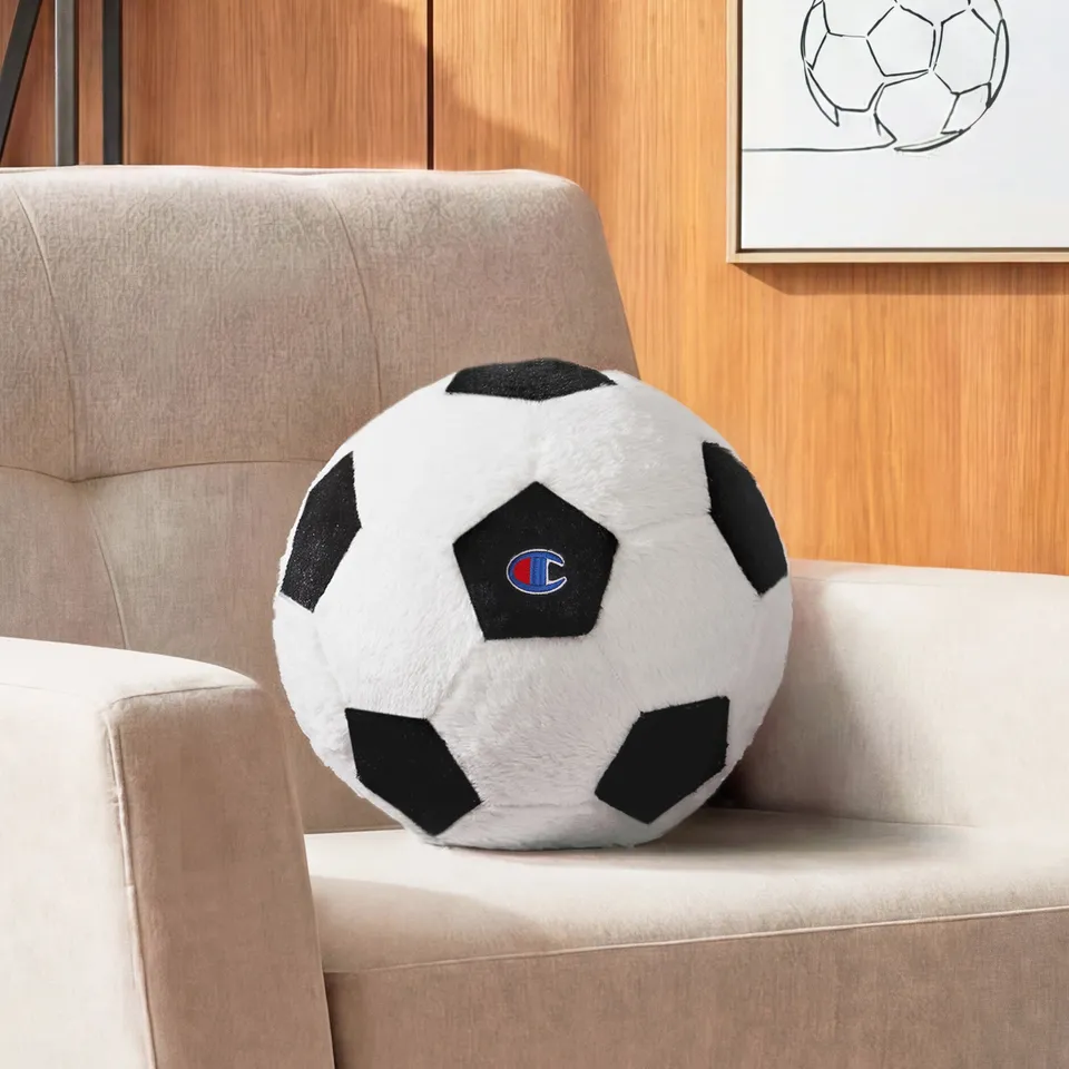 Champion Sport Coussin ballon foot noir et blanc peluche