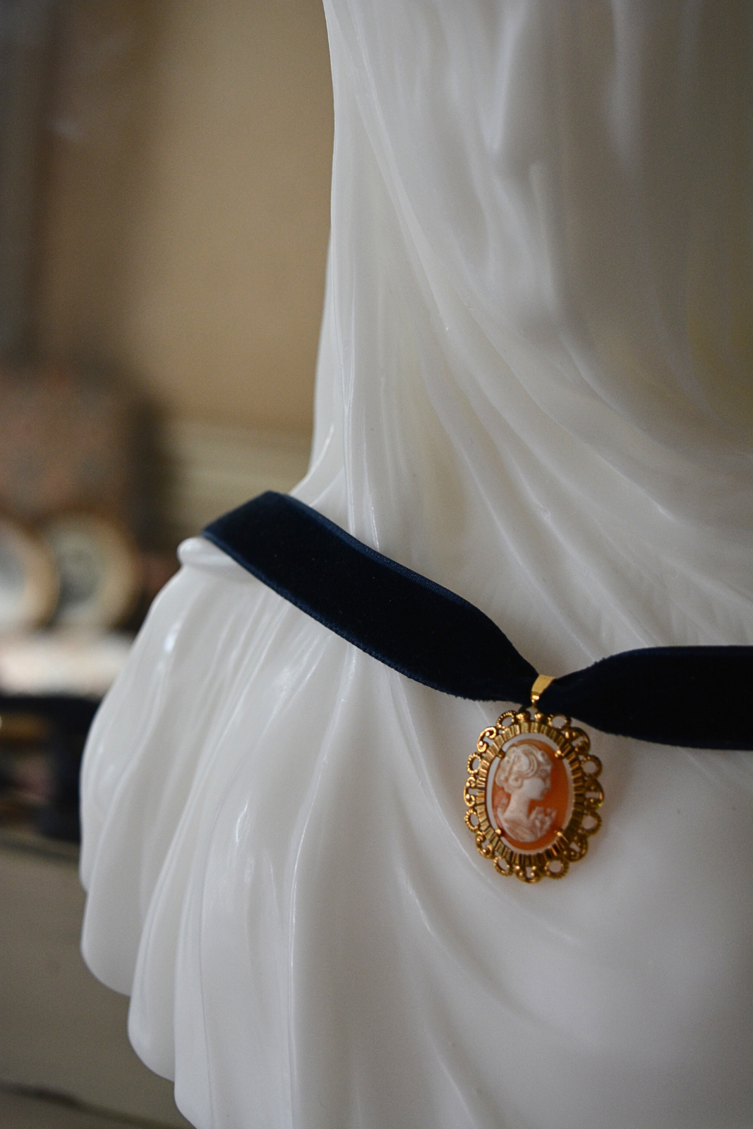 Solène Gisèle Médaillons Collier Choker Velours Bleu Nuit