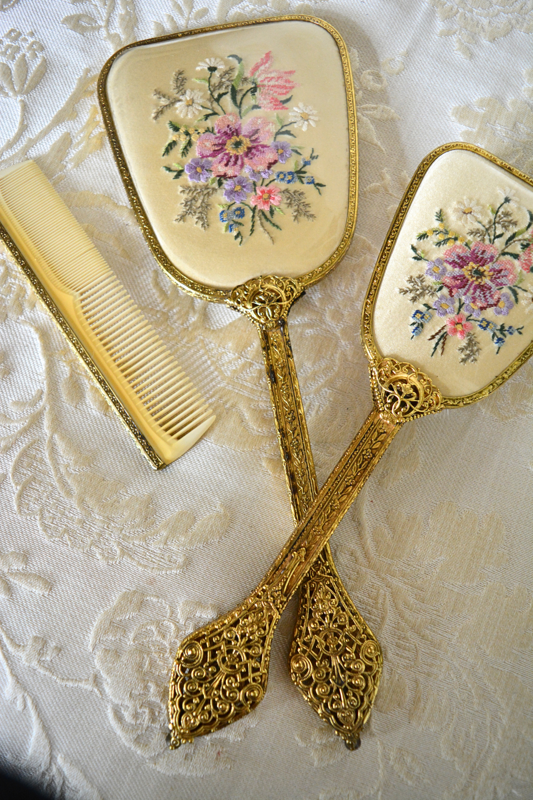 Solène Gisèle Coiffure set coiffure doré miroir brosse peigne fleurs
