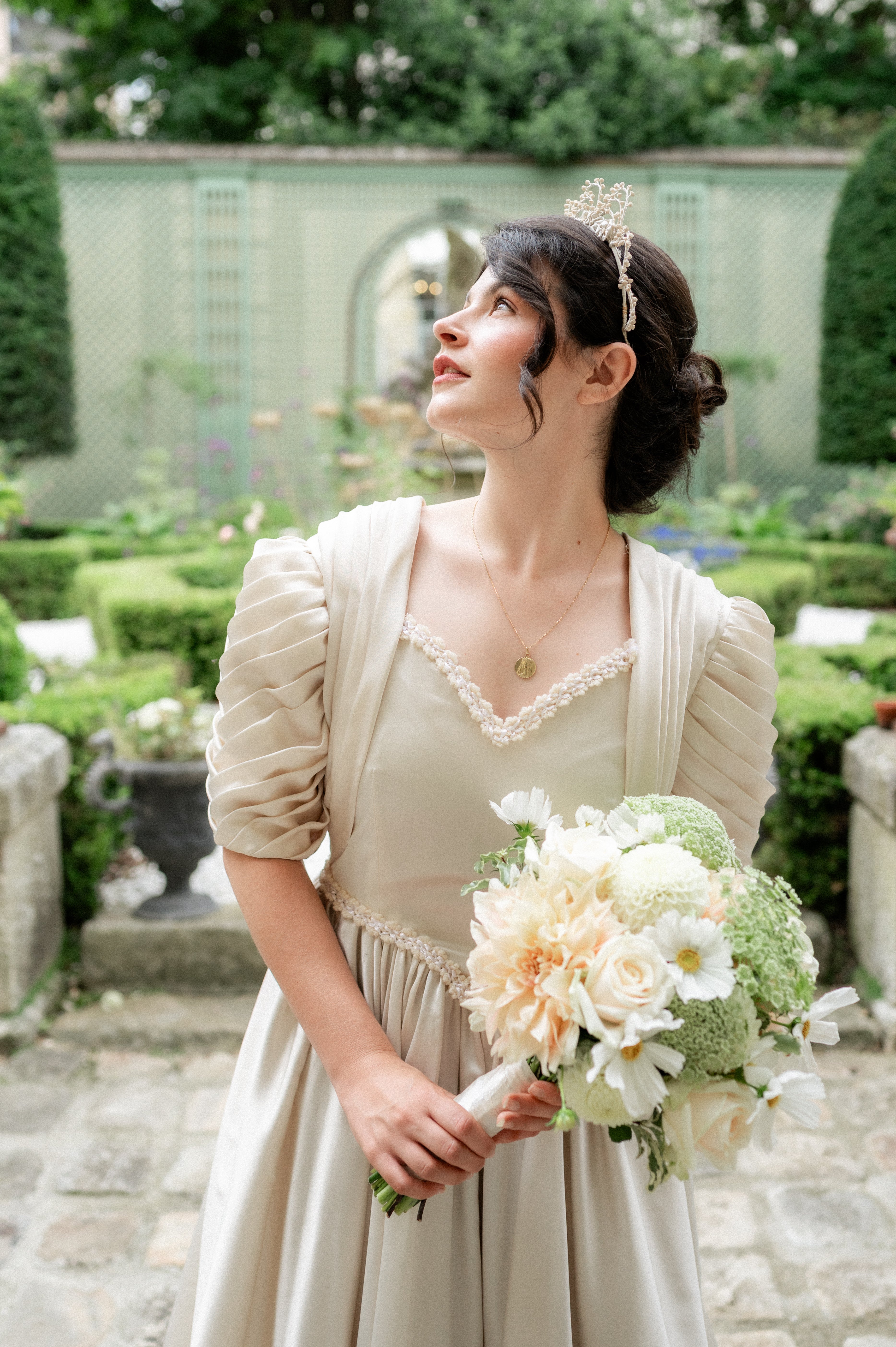 Solène Gisèle La mariée Charlotte robe satin champagne taille 36