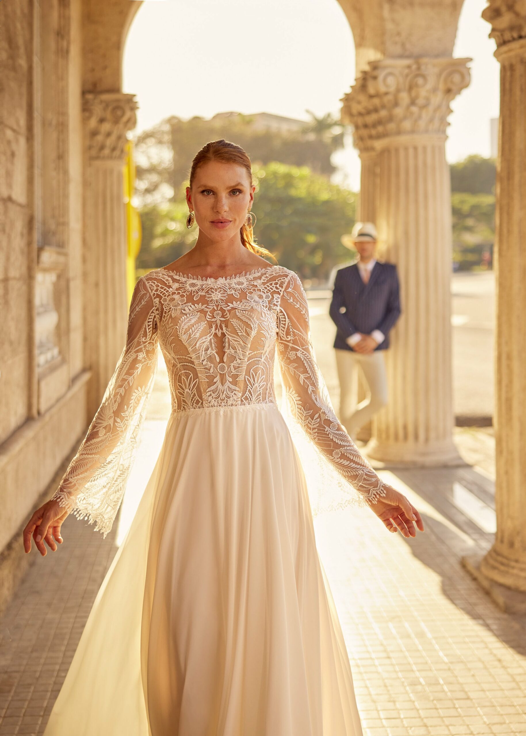 Hervé Paris Libre Collection Leaf robe de mariée crêpe fluide