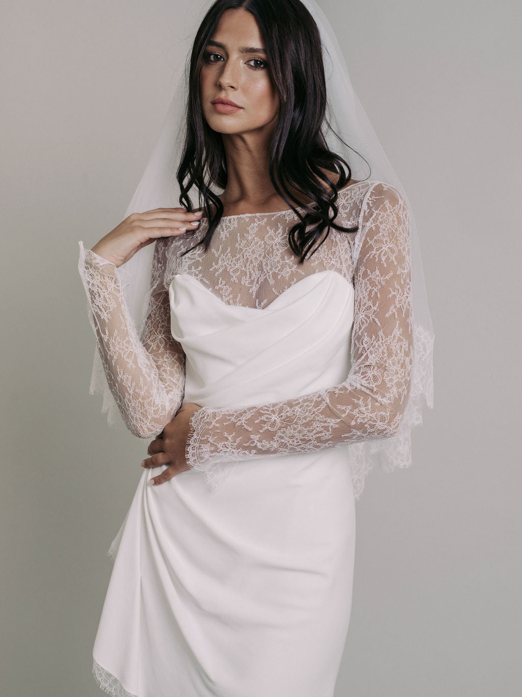 Rime Arodaky Bridal Glow robe courte dentelle Chantilly