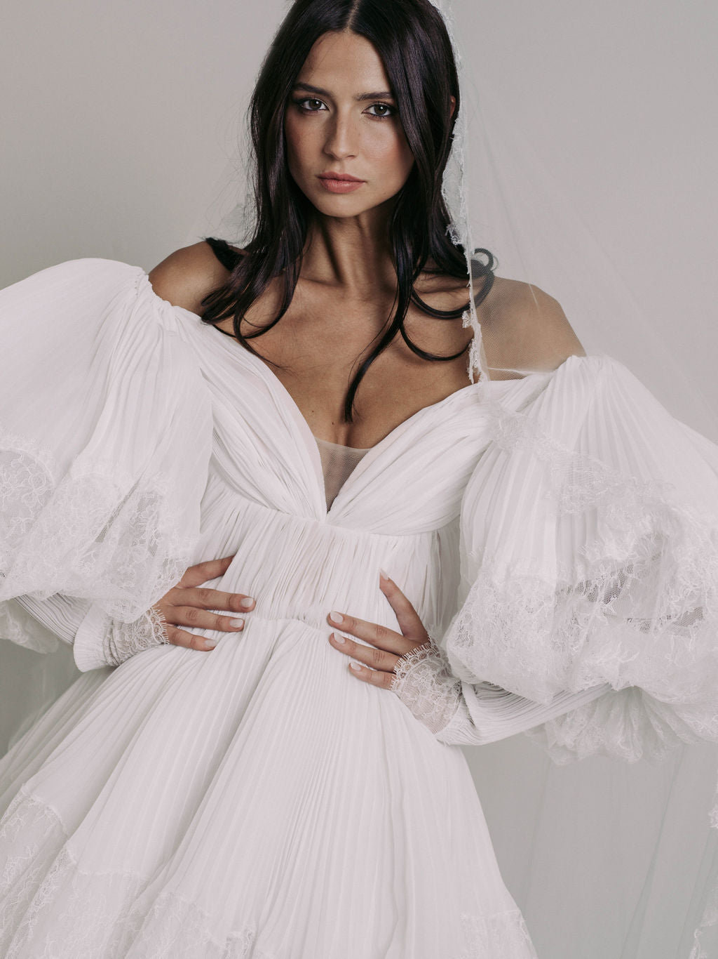 Rime Arodaky Bridal Universe robe mariée plissé dentelle