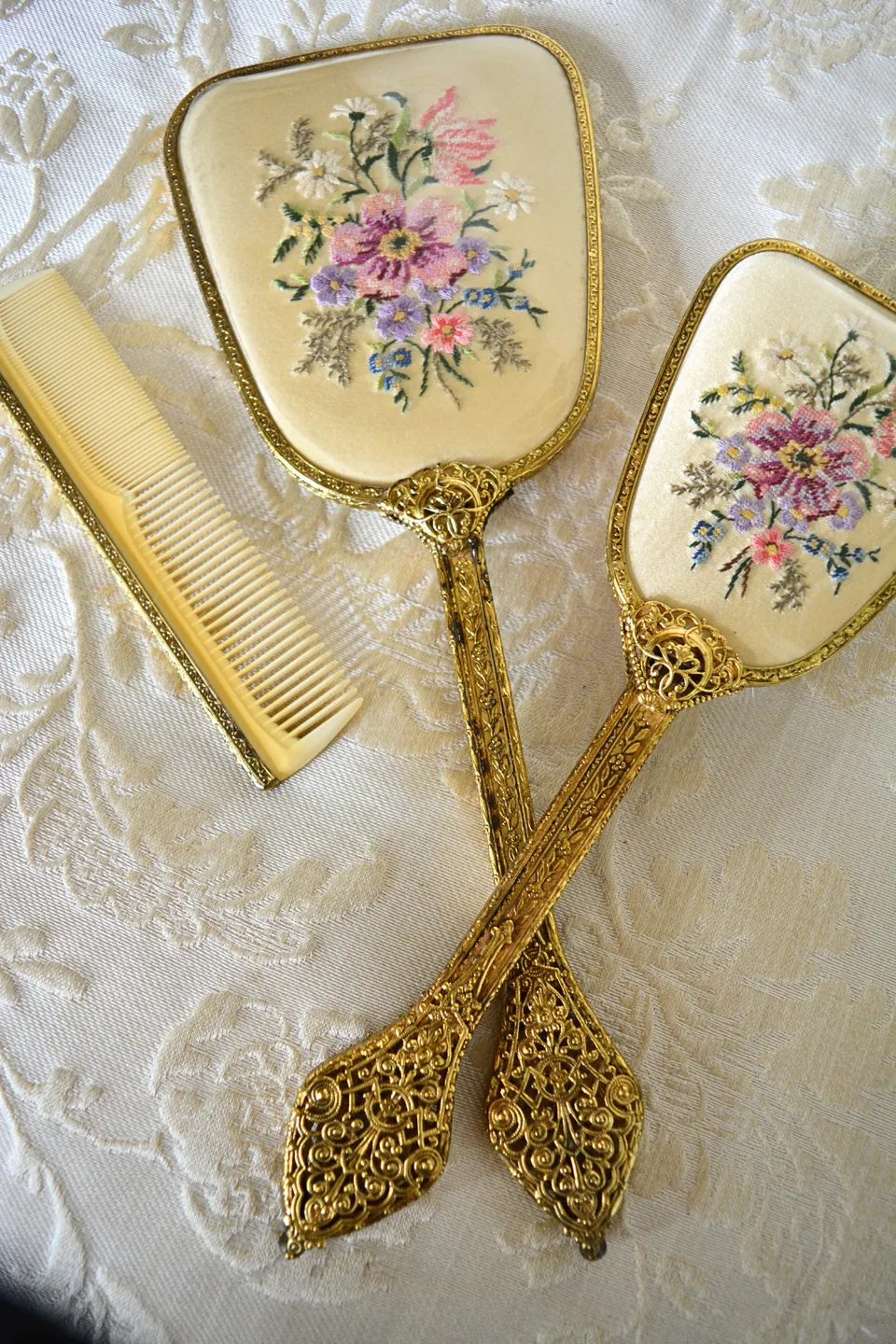 Solène Gisèle Coiffure set coiffure doré miroir brosse peigne fleurs