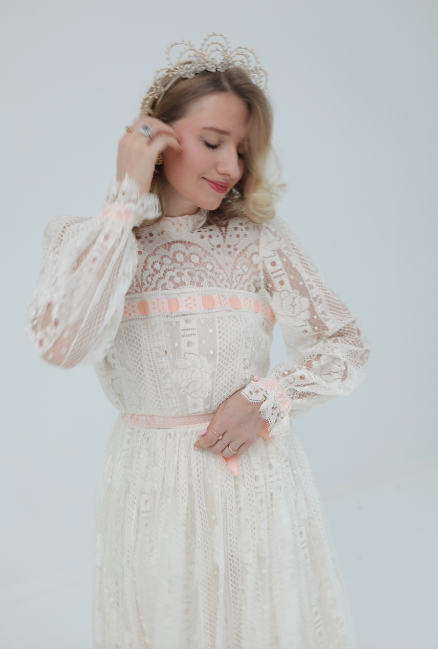 Solène Gisèle La mariée Robe Léontine robe dentelle 1975