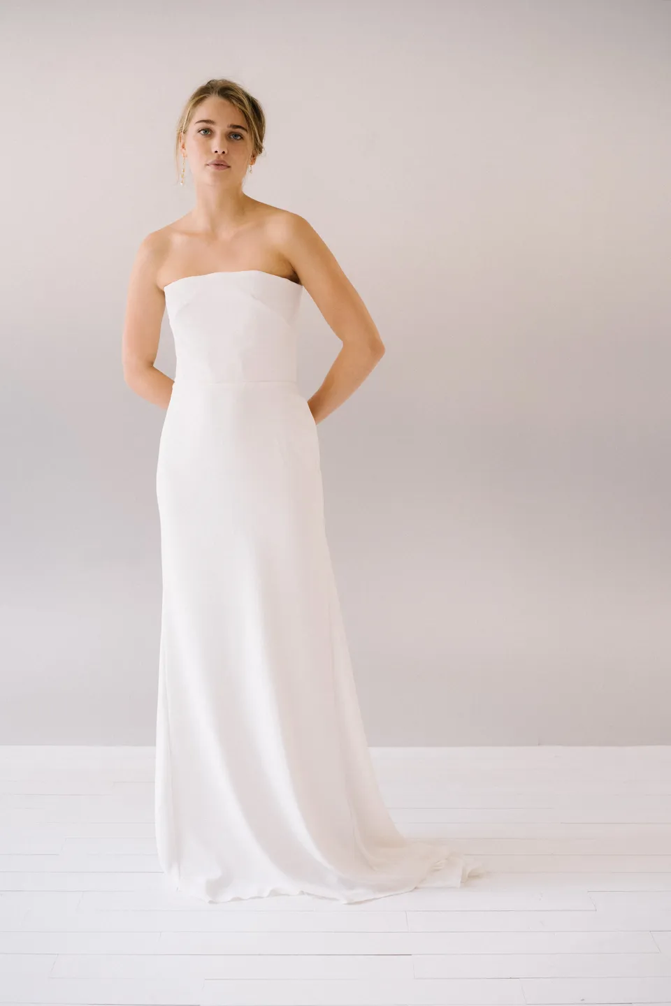 Maison Floret Sur-mesure Magnus robe de mariée bustier crêpe