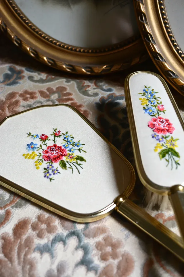 Solène Gisèle Les nécessaires de coiffure set miroir brosse doré fleurs