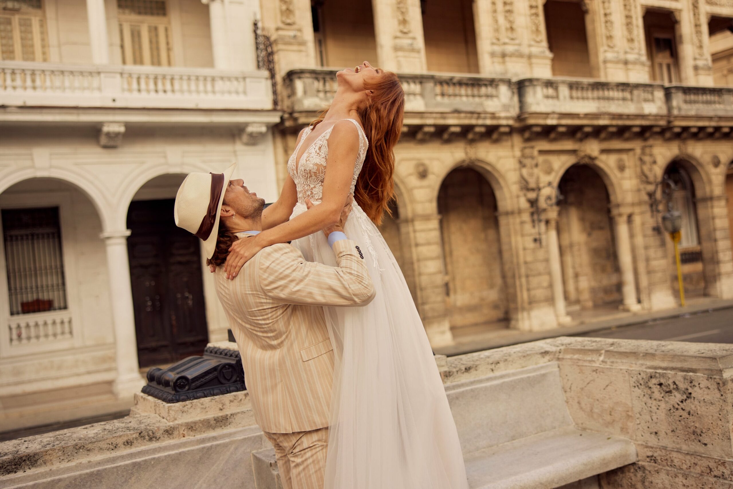 Hervé Paris Libre Lola-Z robe de mariée moderne