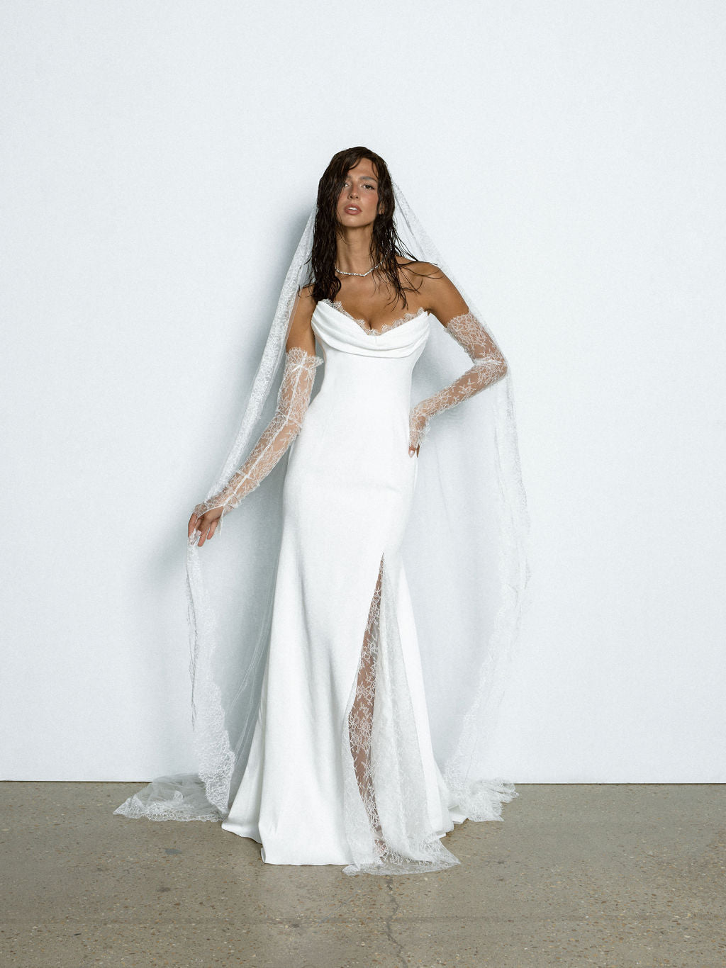Rime Arodaky Bridal Divine robe sirène dentelle fente
