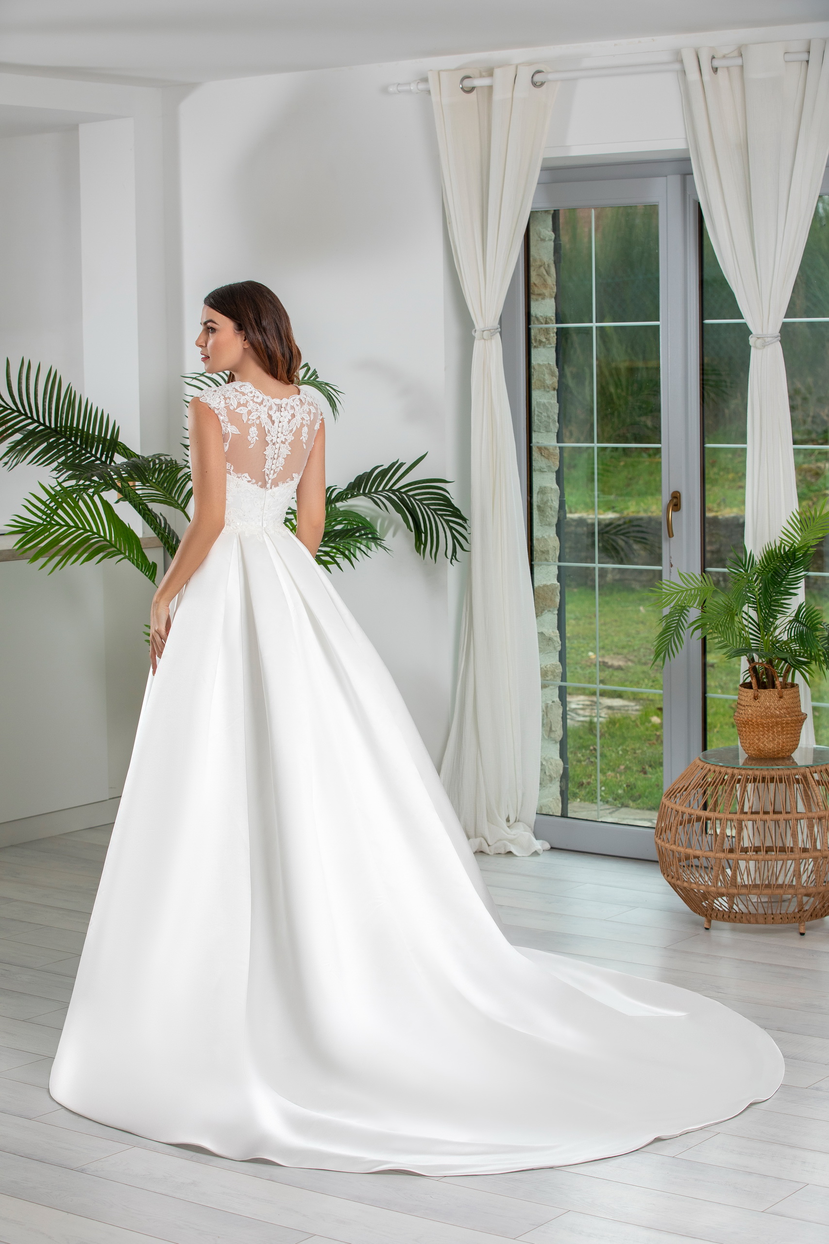 Le Jour de Notre Oui Chiara robe de mariée crêpe droite