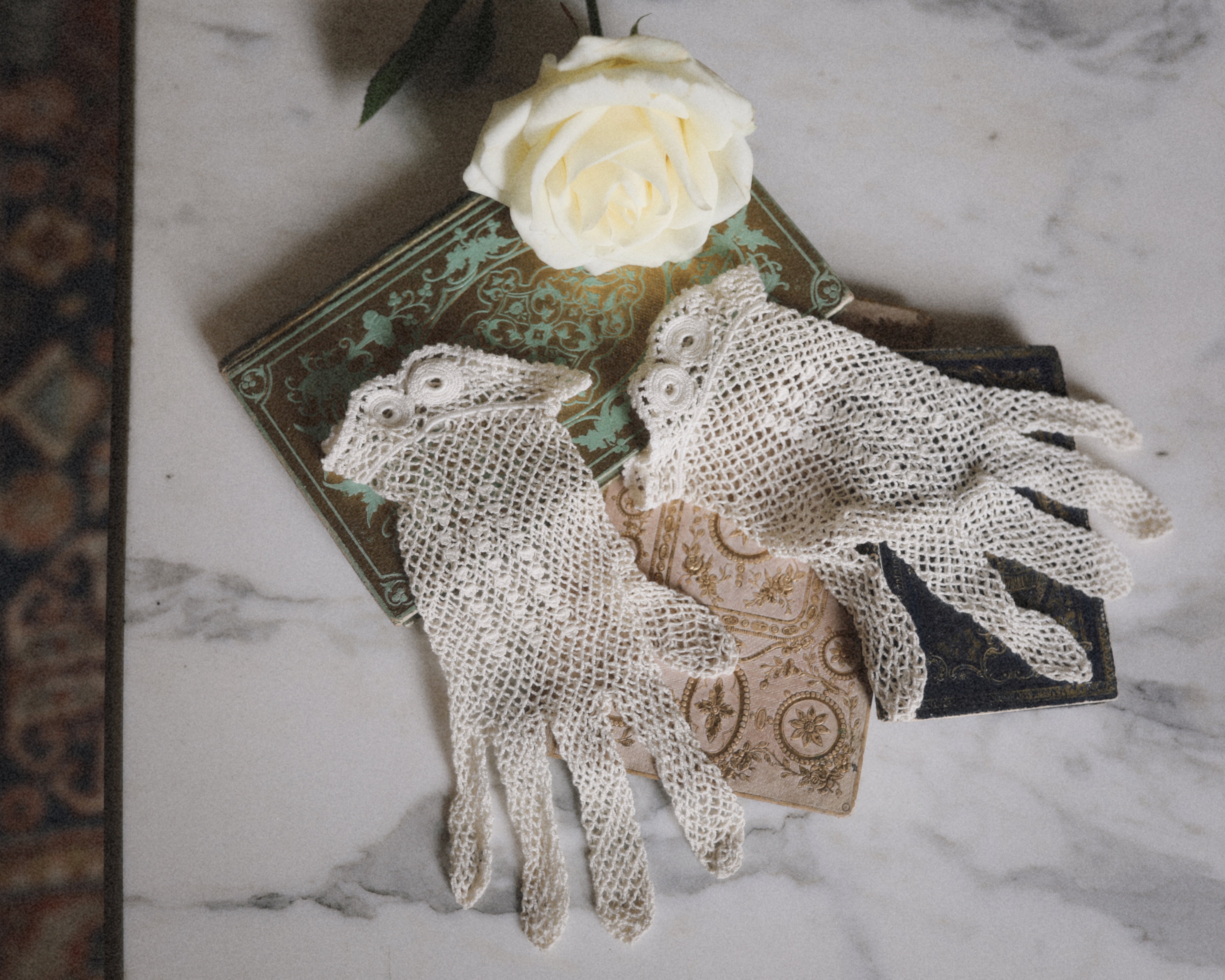 Solène Gisèle Les gants Crochet Ajourés paire vintage années 50