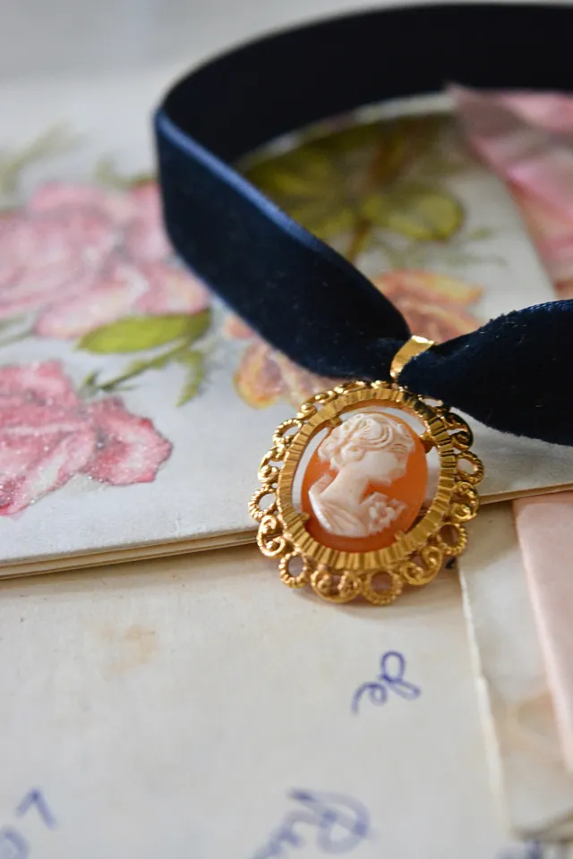 Solène Gisèle Médaillons Collier Choker Velours Bleu Nuit