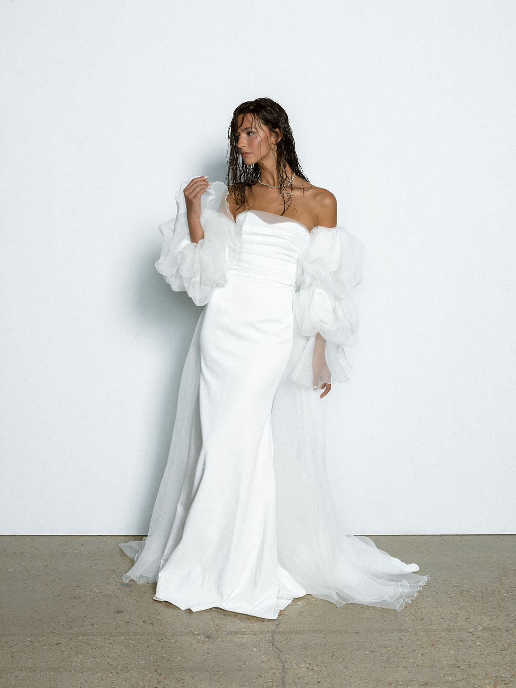 Rime Arodaky Bridal Sky robe crêpe manches amovibles